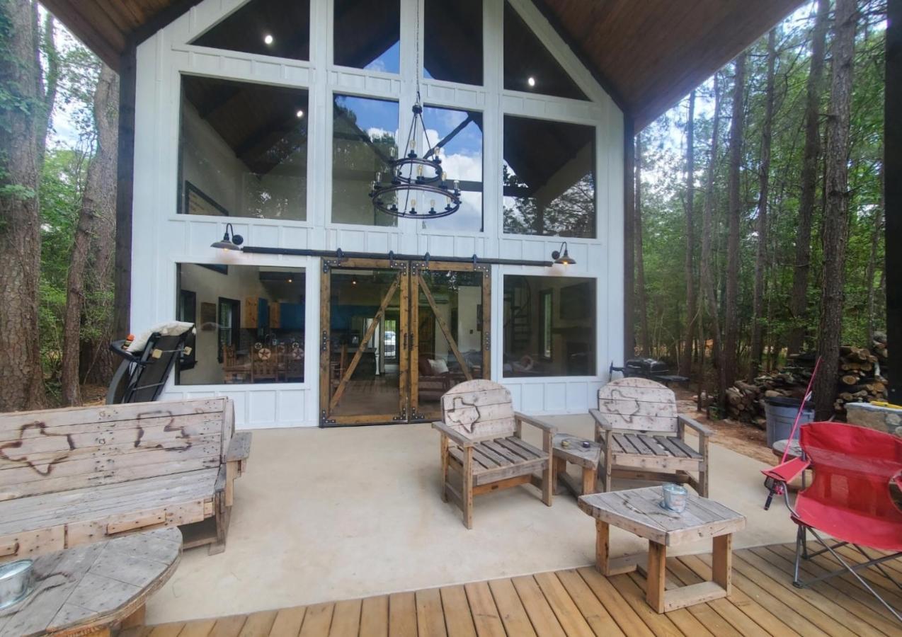 Waterfront Lonestar Cabin In A Magical Forest Villa Waller Bagian luar foto